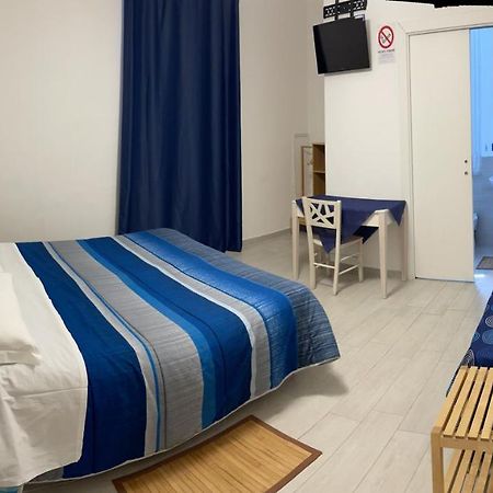 B&B Del Corso - Affittacamere Джулианова Экстерьер фото