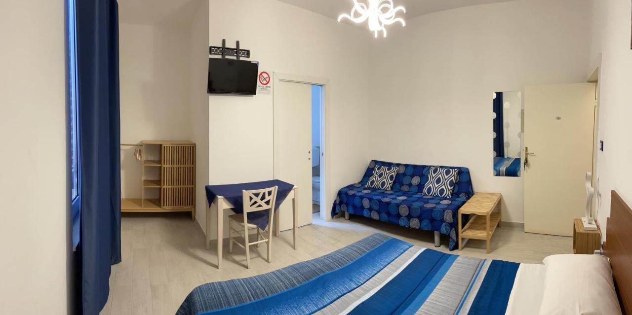 B&B Del Corso - Affittacamere Джулианова Экстерьер фото